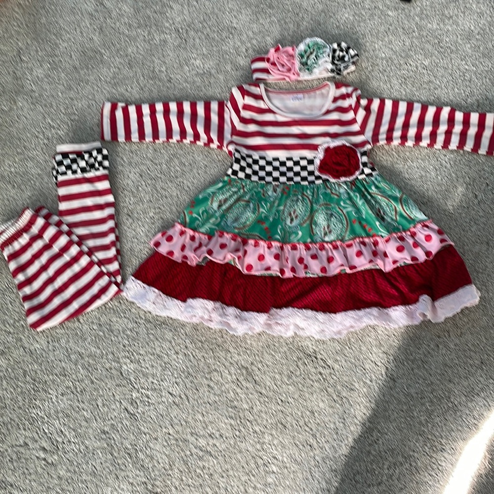Girls frilly layered lacy set. Dress, bottom, headband. Size 4T.